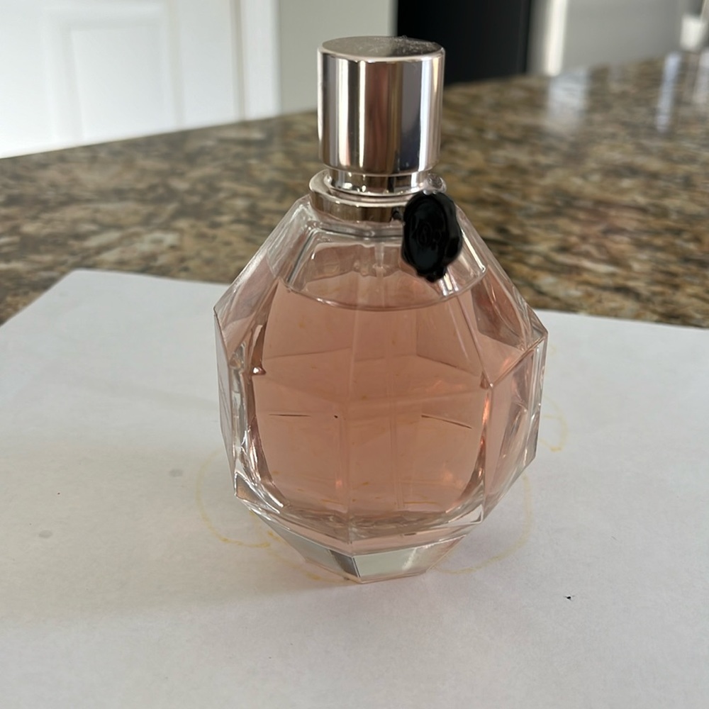 Victor & Rolf Flower Bomb 3.4oz parfum